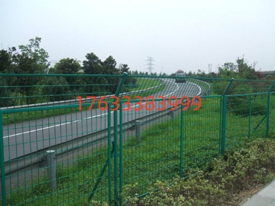 公路護(hù)欄案例