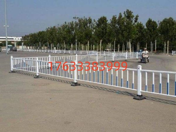 公路護(hù)欄圖片3